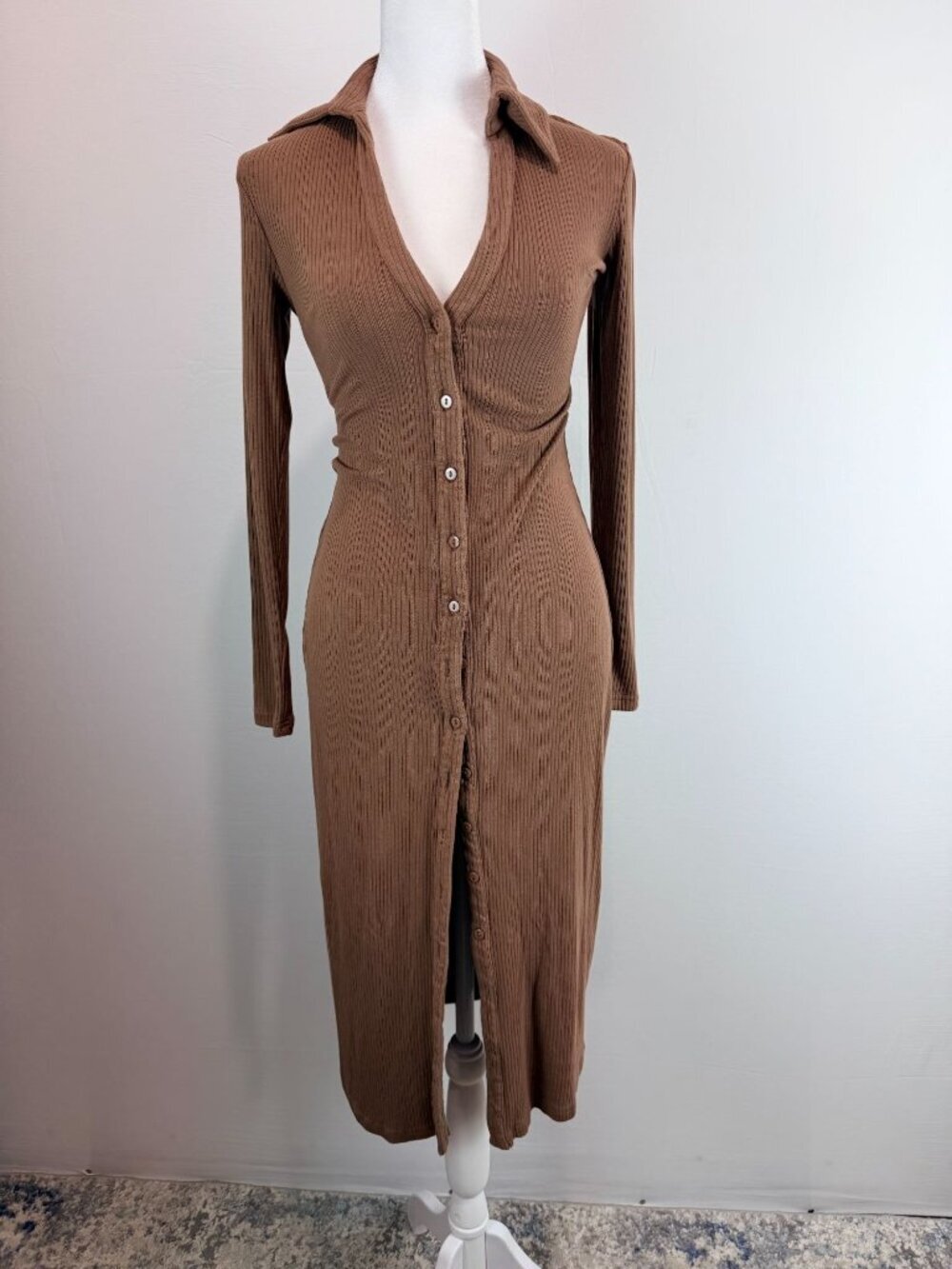 Lucca Brown Ribbed Long Sleeve Button-Down Midi Dress With Collared Neckline S